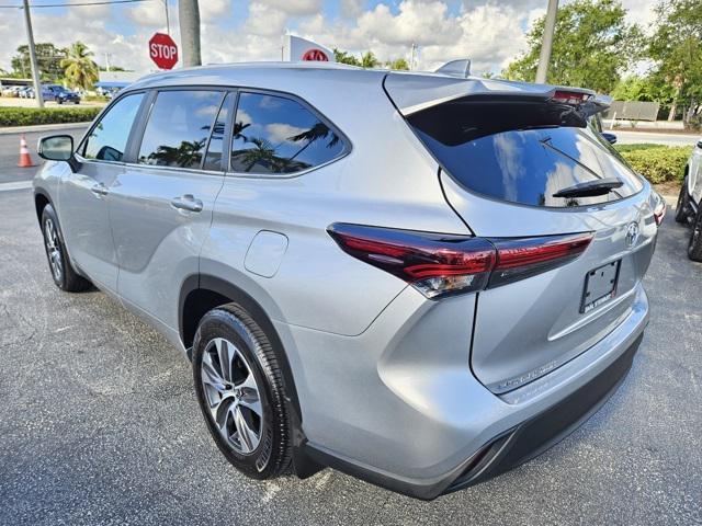 used 2024 Toyota Highlander car, priced at $39,595