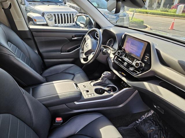 used 2024 Toyota Highlander car, priced at $39,595
