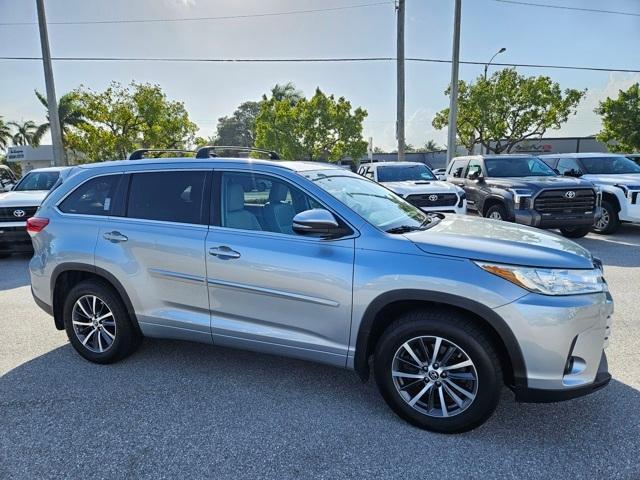 used 2018 Toyota Highlander car, priced at $25,995