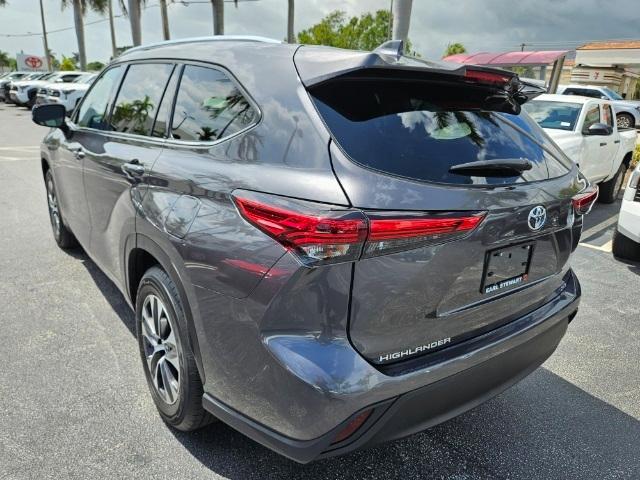 used 2021 Toyota Highlander car, priced at $33,795