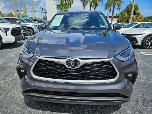 used 2021 Toyota Highlander car, priced at $33,795