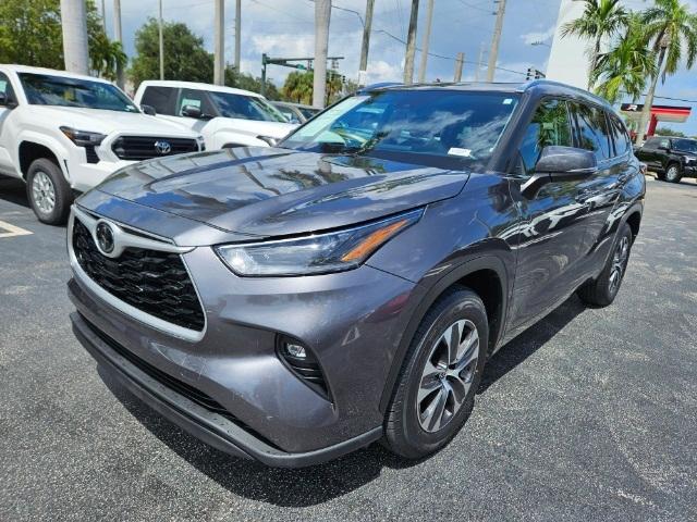 used 2021 Toyota Highlander car, priced at $33,795