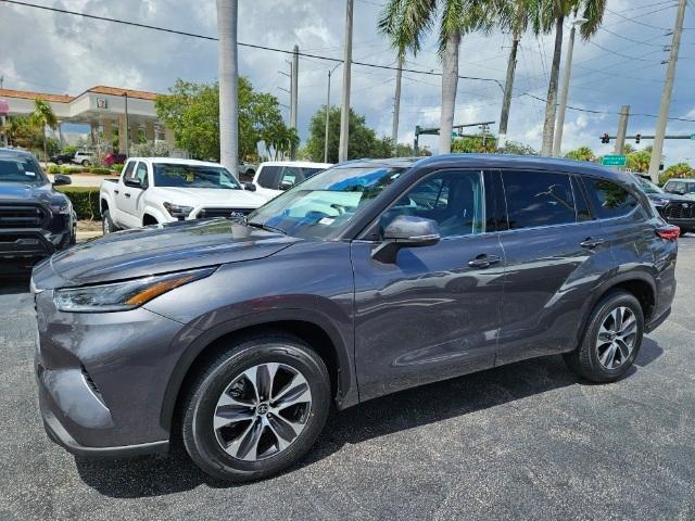 used 2021 Toyota Highlander car, priced at $33,795