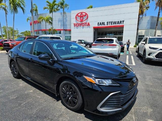 used 2022 Toyota Camry Hybrid car, priced at $24,790