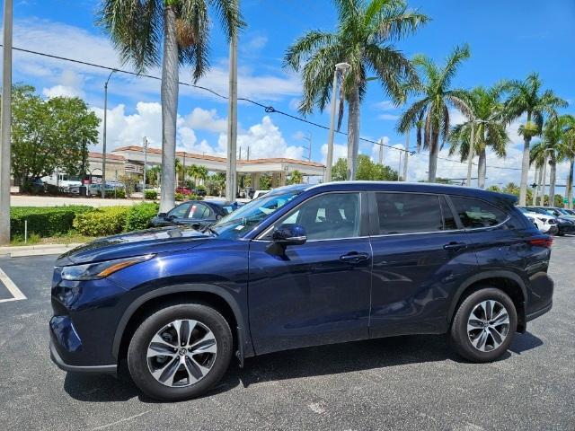 used 2024 Toyota Highlander car, priced at $40,995