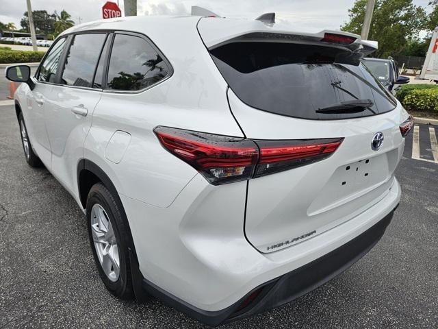 used 2023 Toyota Highlander Hybrid car, priced at $38,995