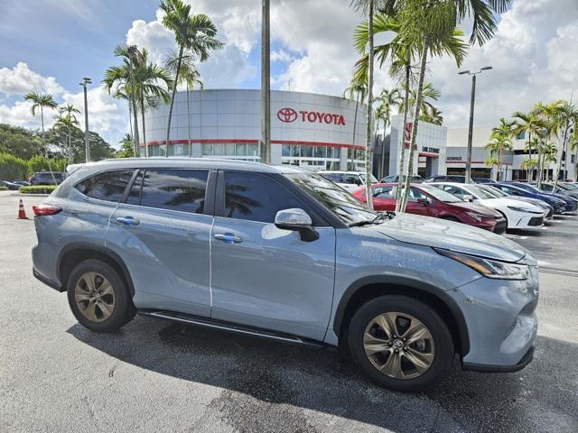 used 2023 Toyota Highlander Hybrid car, priced at $41,998