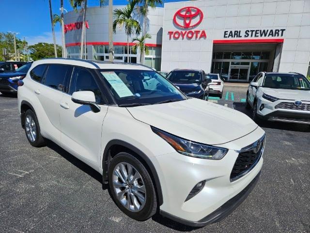 used 2020 Toyota Highlander car, priced at $32,995