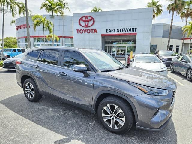 used 2023 Toyota Highlander car, priced at $36,995