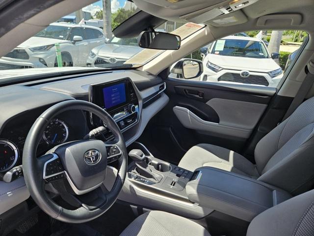used 2023 Toyota Highlander Hybrid car, priced at $35,798