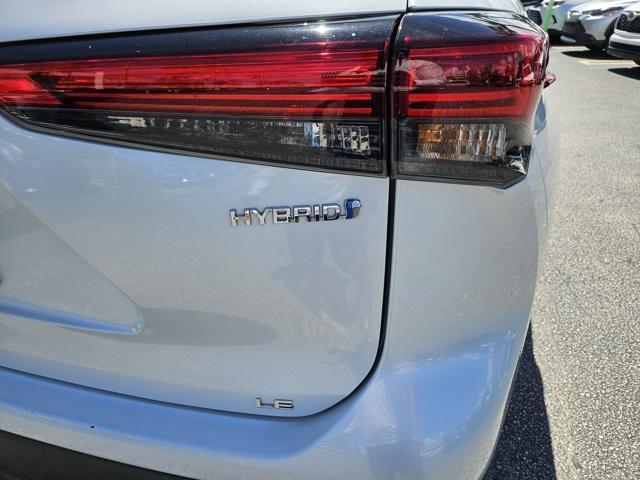 used 2023 Toyota Highlander Hybrid car, priced at $35,798