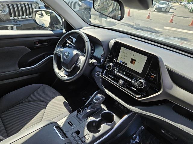 used 2024 Toyota Highlander car, priced at $37,995