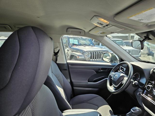 used 2024 Toyota Highlander car, priced at $37,995