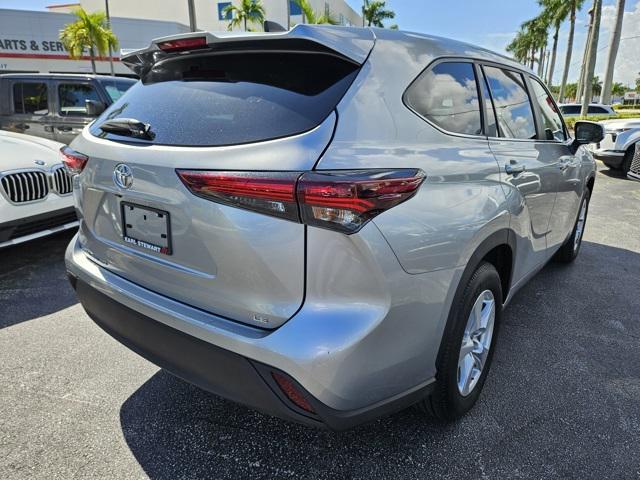 used 2024 Toyota Highlander car, priced at $37,995