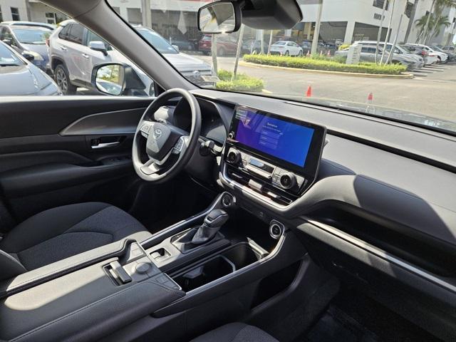 used 2025 Toyota Highlander car, priced at $45,995