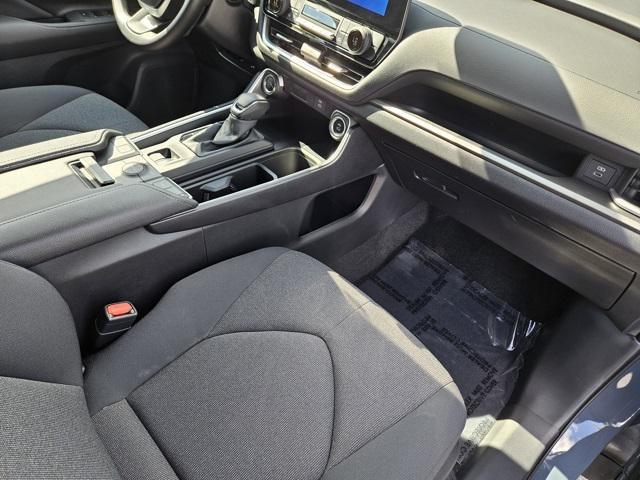 used 2025 Toyota Highlander car, priced at $45,995