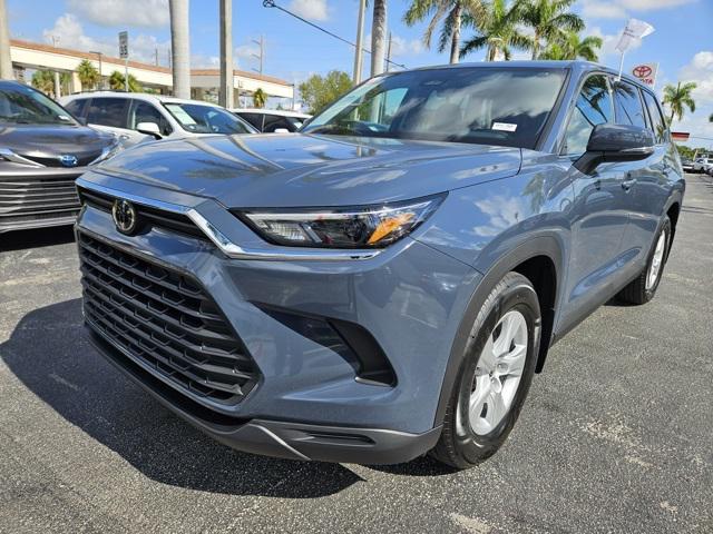 used 2025 Toyota Highlander car, priced at $45,995