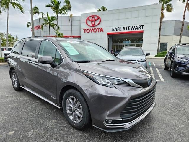 used 2021 Toyota Sienna car, priced at $39,595