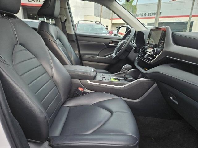 used 2023 Toyota Highlander car, priced at $34,595