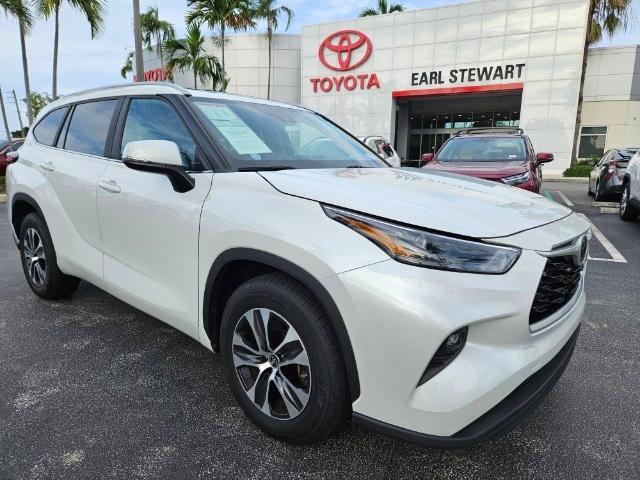 used 2023 Toyota Highlander car, priced at $34,595