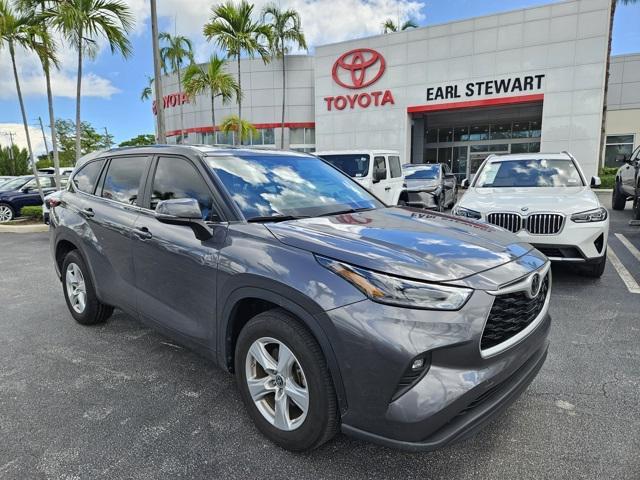 used 2024 Toyota Highlander car, priced at $39,995