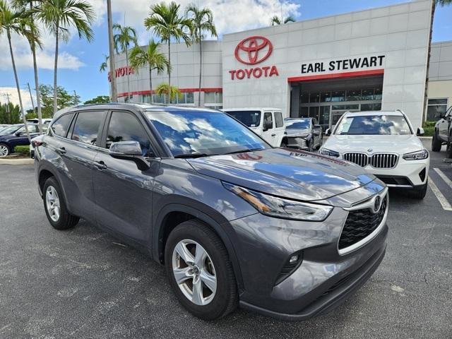 used 2024 Toyota Highlander car, priced at $39,995