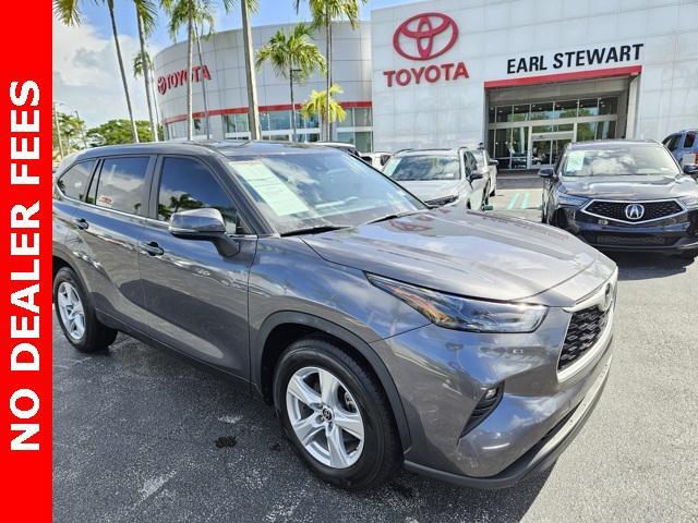 used 2024 Toyota Highlander car, priced at $39,995