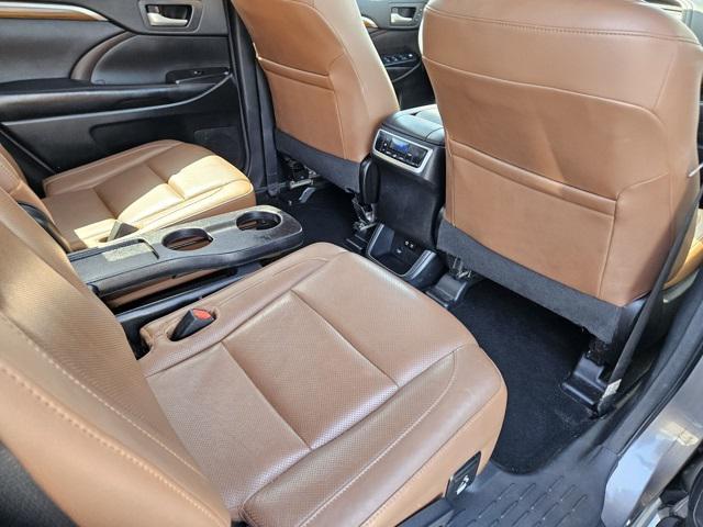 used 2018 Toyota Highlander car, priced at $24,995
