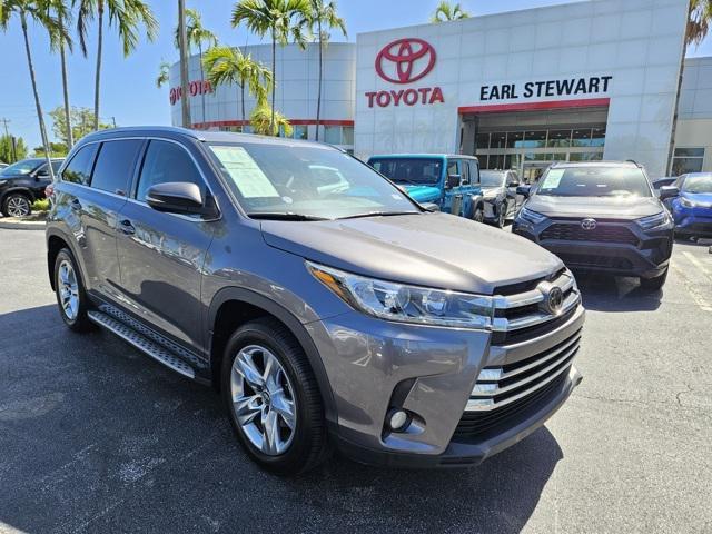 used 2018 Toyota Highlander car, priced at $24,995