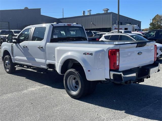 new 2024 Ford F-350 car, priced at $64,348