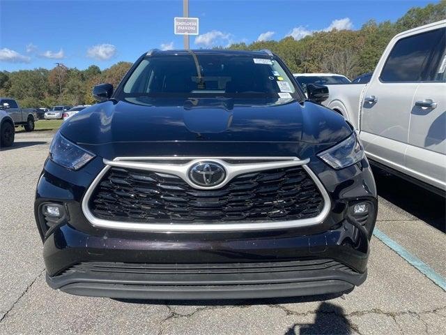 used 2022 Toyota Highlander car, priced at $36,867