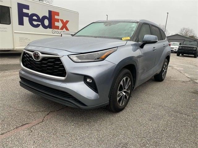 used 2021 Toyota Highlander car, priced at $31,425