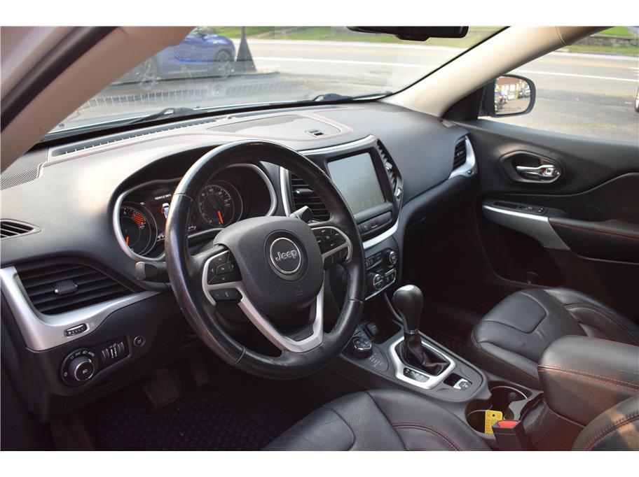 used 2018 Jeep Cherokee car, priced at $13,495