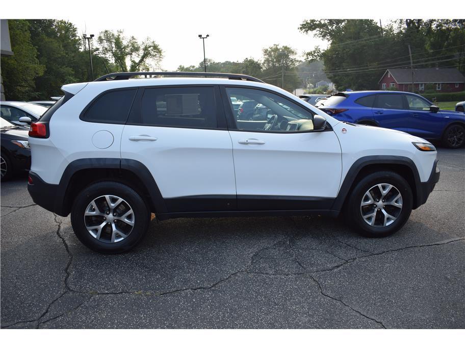 used 2018 Jeep Cherokee car, priced at $13,495