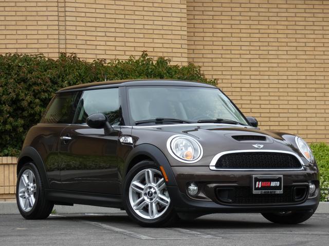 used 2013 MINI Hardtop car, priced at $10,990