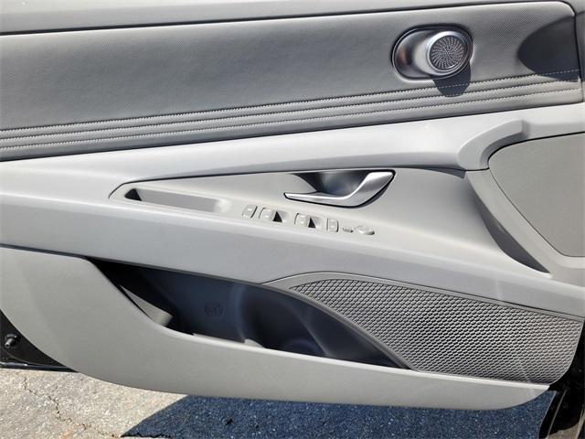new 2025 Hyundai ELANTRA HEV car, priced at $26,185
