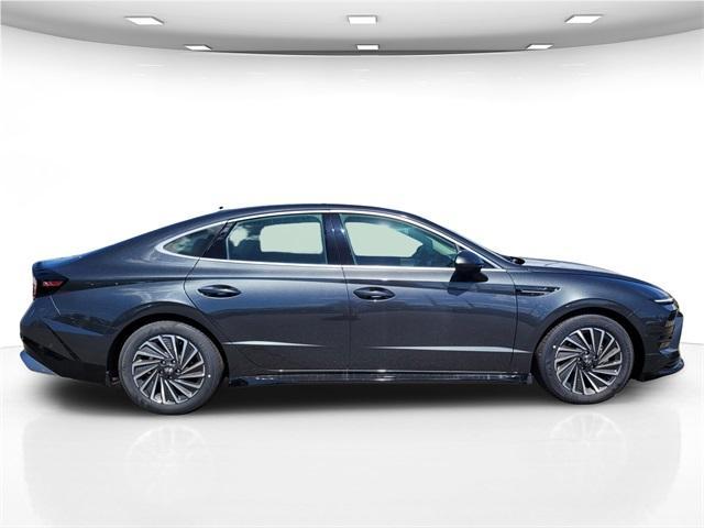 new 2025 Hyundai Sonata Hybrid car, priced at $38,628