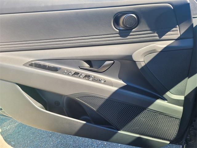 new 2025 Hyundai ELANTRA HEV car, priced at $28,185