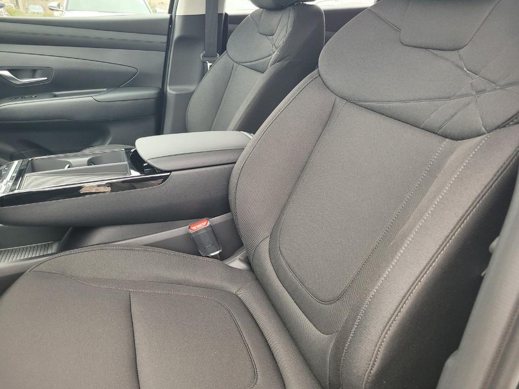 new 2026 Hyundai TUCSON Hybrid car