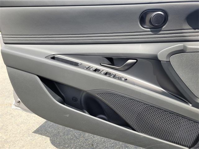 new 2025 Hyundai ELANTRA HEV car, priced at $28,210