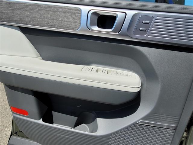 new 2025 Hyundai SANTA FE HEV car, priced at $48,195