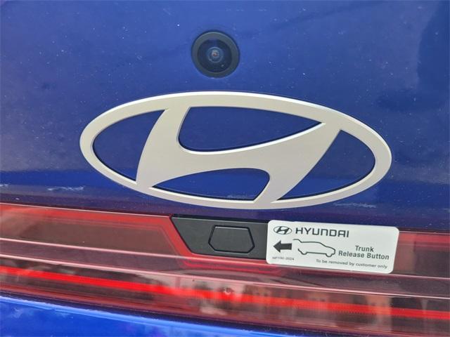 new 2025 Hyundai ELANTRA HEV car, priced at $26,490