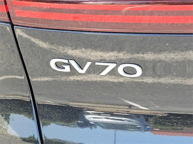 new 2024 Genesis GV70 car