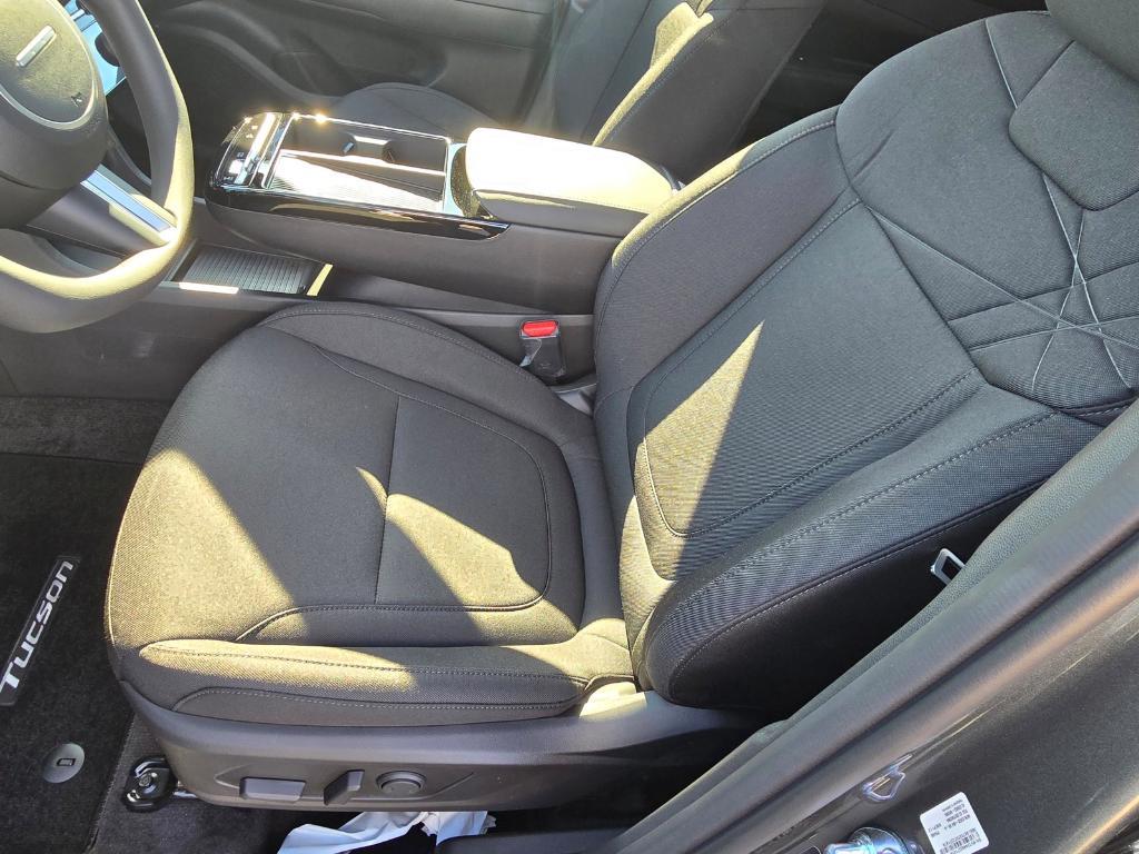 new 2026 Hyundai TUCSON Hybrid car