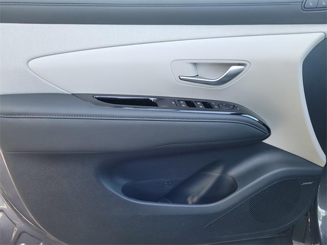 new 2025 Hyundai TUCSON Hybrid car, priced at $42,010