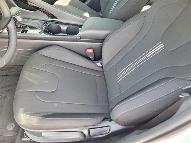 new 2025 Hyundai ELANTRA HEV car, priced at $28,685