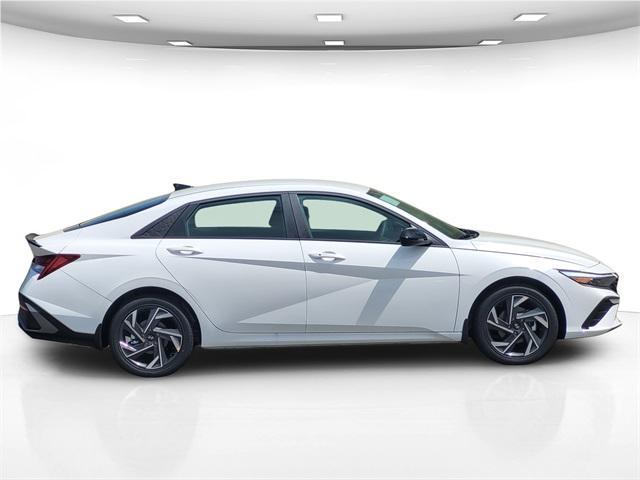 new 2025 Hyundai ELANTRA HEV car, priced at $28,685