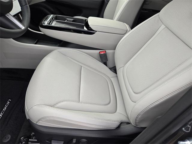 new 2025 Hyundai TUCSON Hybrid car, priced at $42,670