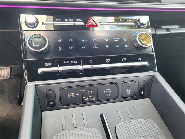 used 2025 Hyundai Santa Fe car, priced at $39,992