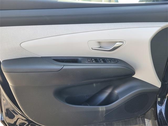 new 2025 Hyundai TUCSON Hybrid car, priced at $37,255